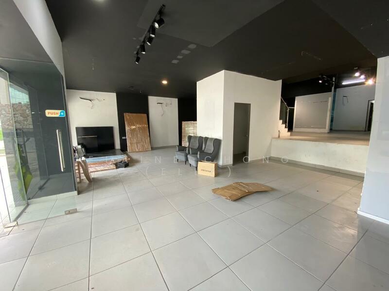 For Rent - [Near Gasing] Very busy road (clinic, showroom)