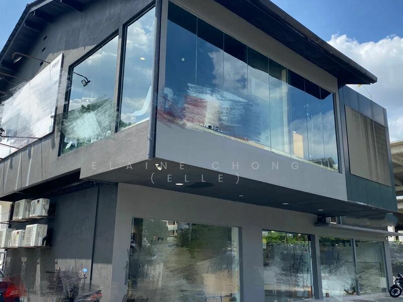 For Rent - [Near Gasing] Very busy road (clinic, showroom)