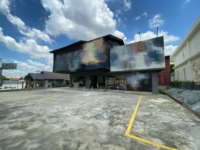 For Rent - [Near Gasing] Very busy road (clinic, showroom)