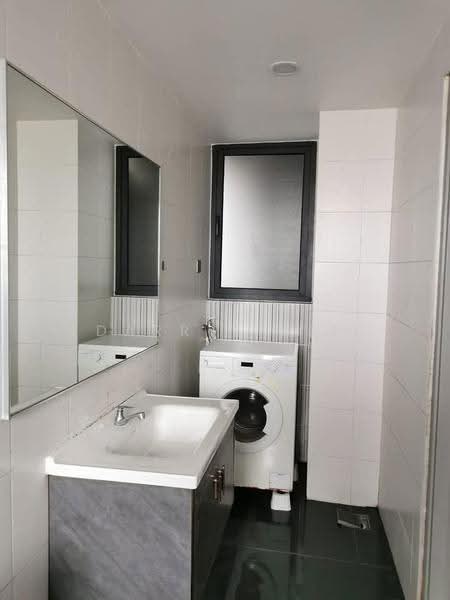 Service Residence for Sale at V@SUMMERPLACE - Darryl Kee - Bathroom - PropertyGuru.com.my