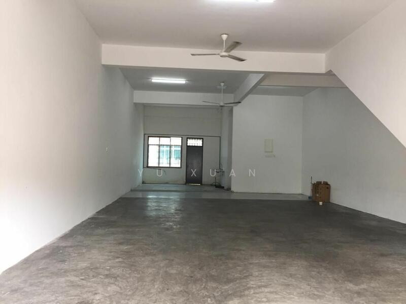 For Rent - For rent Eco Cascadia 3 storey shop