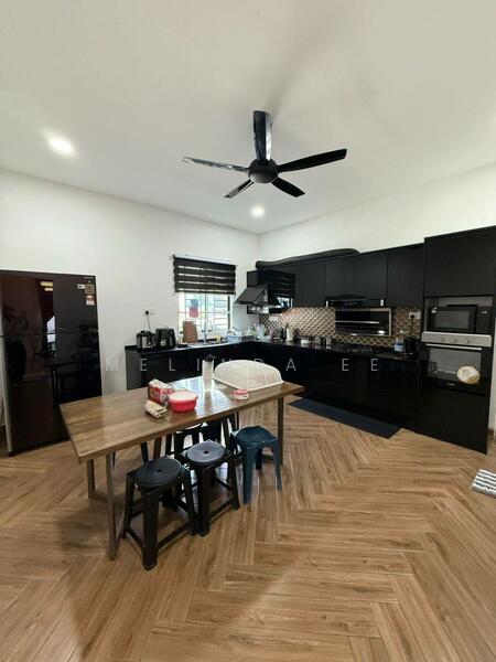 Untuk Dijual - Johor Bahru Bukit Impian Residence Double Storey Terrace Corner 4bed