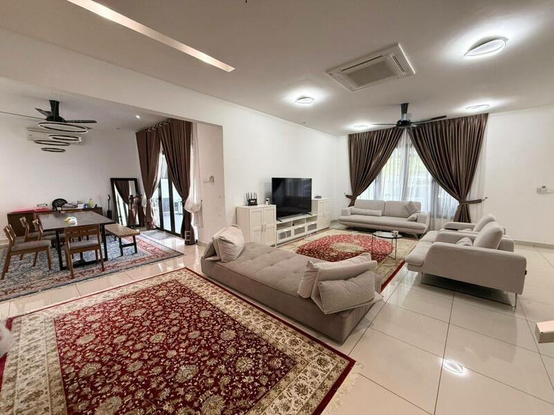 Untuk Dijual - Johor Bahru Bukit Impian Residence Double Storey Terrace Corner 4bed