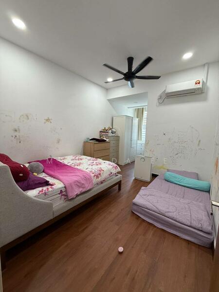 Untuk Dijual - Johor Bahru Bukit Impian Residence Double Storey Terrace Corner 4bed