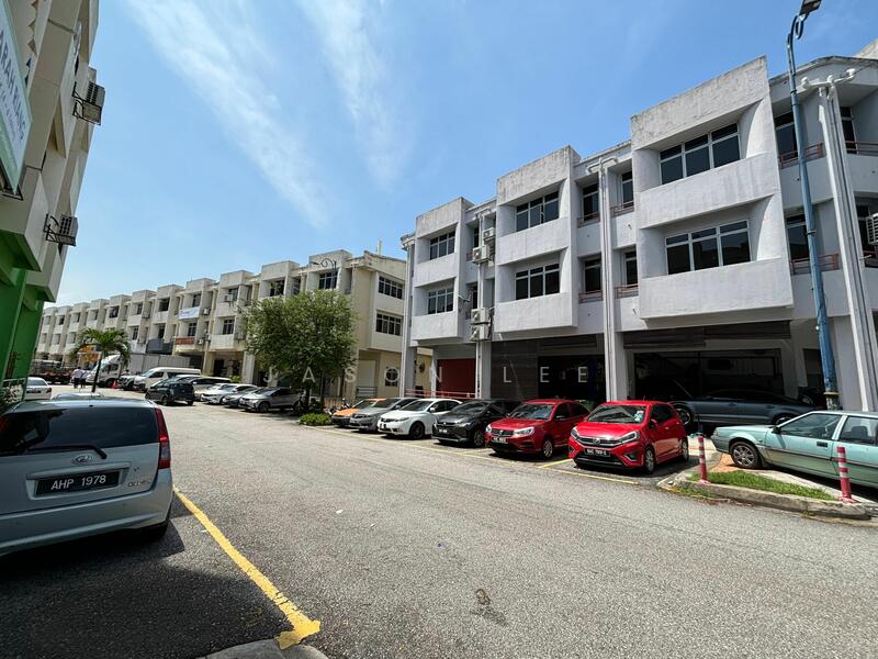 For Rent - Taipan 1 Ara Damansara Shop, Ara Damansara, Main Road Frontage.