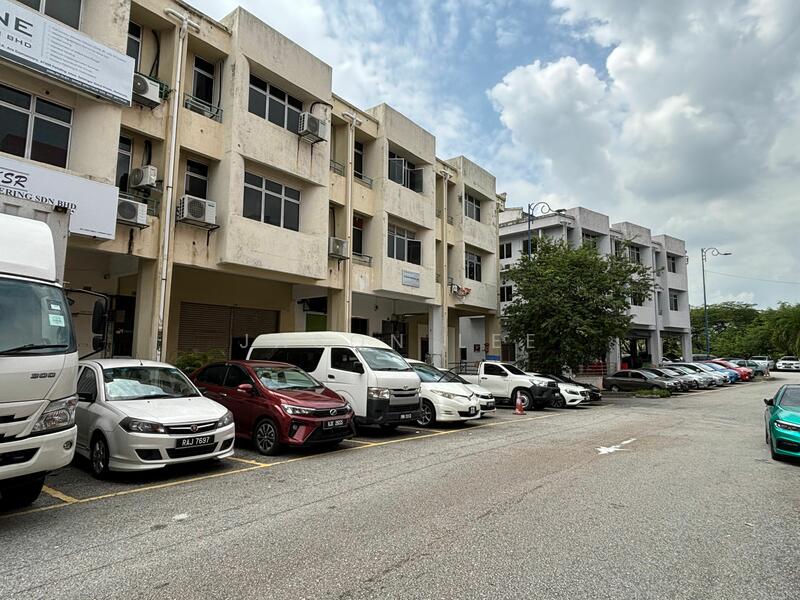 For Rent - Taipan 1 Ara Damansara Shop, Ara Damansara, Main Road Frontage.