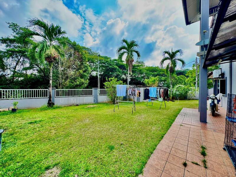 CORNER LOT Double Storey Terrace Seksyen 5 Bandar Baru Bangi with Huge Land Area