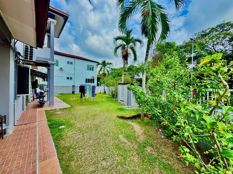 CORNER LOT Double Storey Terrace Seksyen 5 Bandar Baru Bangi with Huge Land Area