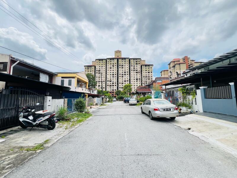 Renovated & Extended Double Storey Terrace Taman Selayang Indah Selayang Batu Caves