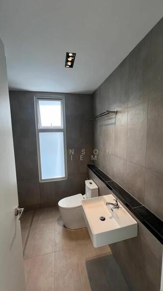 For Rent - Emerald Hill