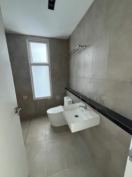 For Rent - Emerald Hill