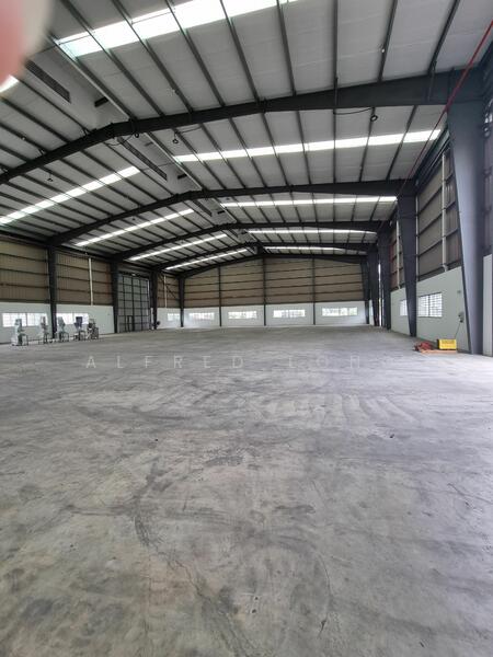 For Rent - Facing Main Road Showroom warehouse factory , Balakong, cheras jaya , taming jaya , seri kembangan