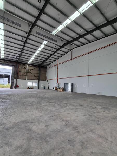 For Rent - Facing Main Road Showroom warehouse factory , Balakong, cheras jaya , taming jaya , seri kembangan