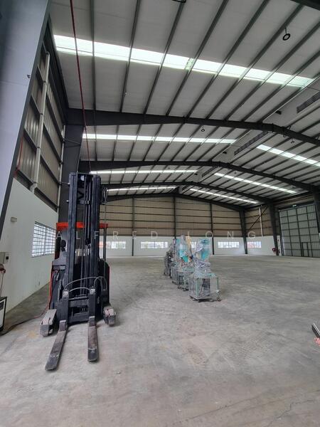 For Rent - Facing Main Road Showroom warehouse factory , Balakong, cheras jaya , taming jaya , seri kembangan