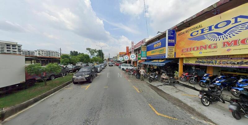 For Rent - Sungai Buloh Bandar Baru Ground Floor Shoplot Facing Main Road