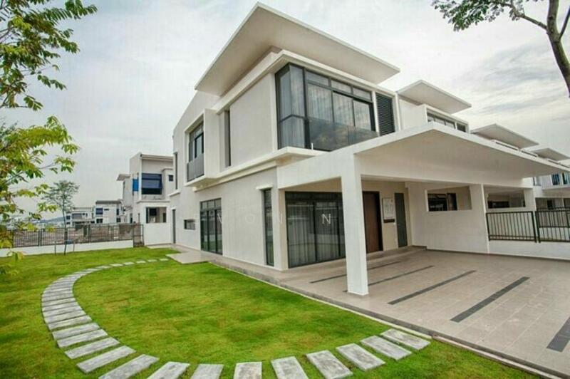 For Sale - Sendayan! Sendayan! Corner 22 extra land 850k!! bulanan 1600