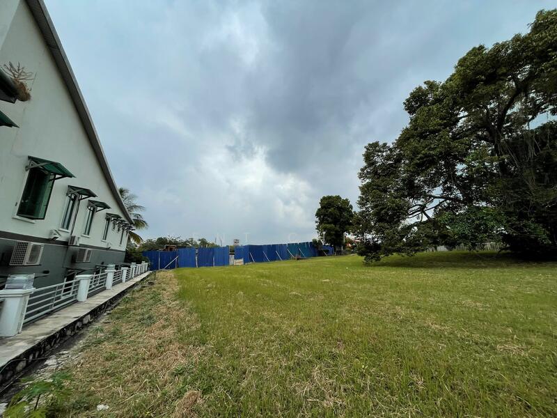 For Sale - Bungalow Land at Mines Resort City