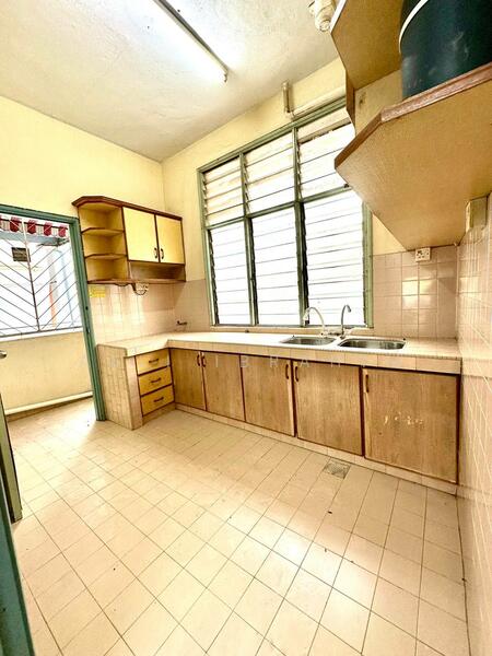For Sale - Putri Apartment