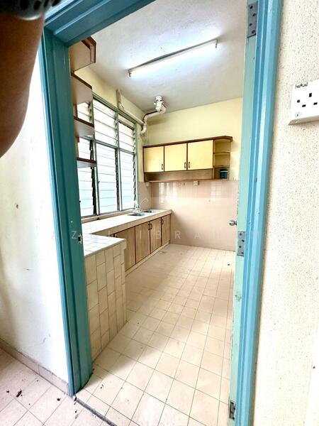 For Sale - Putri Apartment