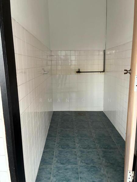 For Rent - Taman Johor Jaya Double STorey Shoplot (1st Floor) For rent