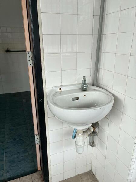 For Rent - Taman Johor Jaya Double STorey Shoplot (1st Floor) For rent