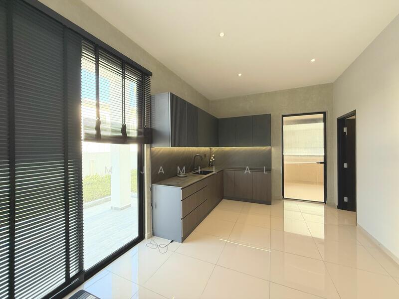 For Sale - Semi-Detached House at Taman Banang Jaya
