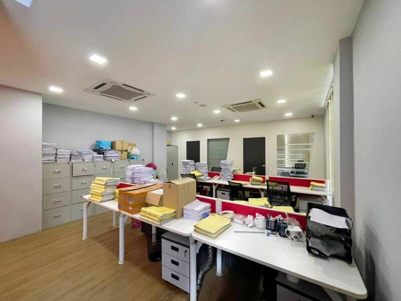 Untuk Disewa - Office # Ready Move in Fully Furnished & Reno @ Boulevard Business Park Jalan Kuching