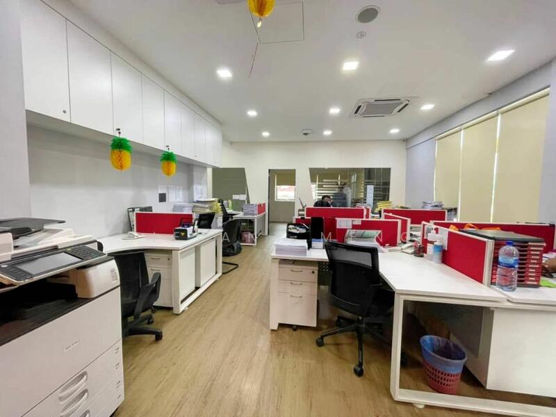 Untuk Disewa - Office # Ready Move in Fully Furnished & Reno @ Boulevard Business Park Jalan Kuching