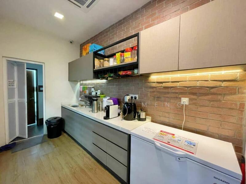 Untuk Disewa - Office # Ready Move in Fully Furnished & Reno @ Boulevard Business Park Jalan Kuching