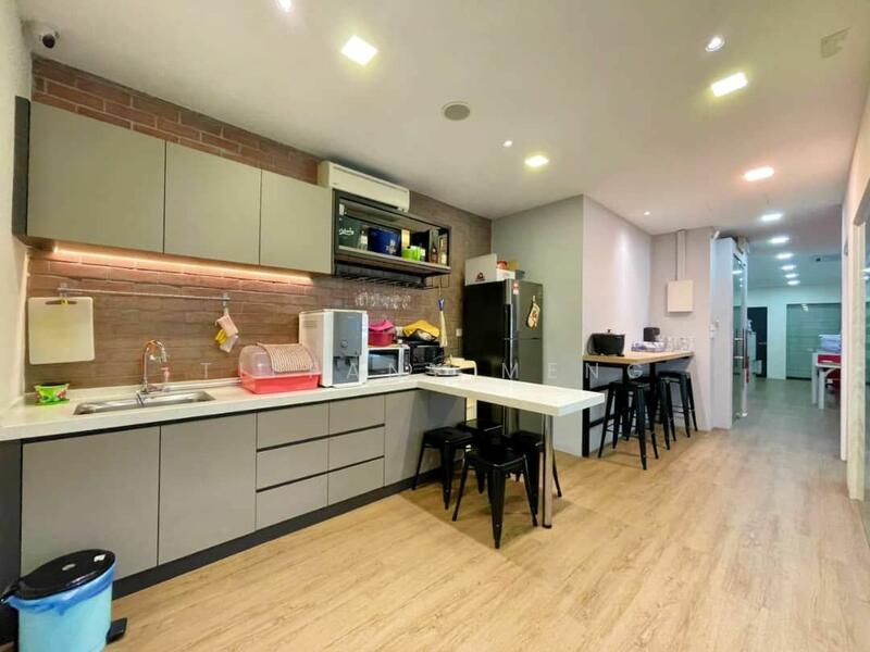 Untuk Disewa - Office # Ready Move in Fully Furnished & Reno @ Boulevard Business Park Jalan Kuching