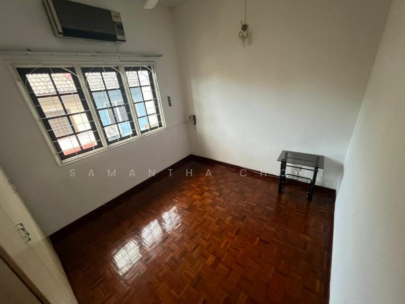 For Rent - USJ 6 Subang Jaya Double Storey End Lot For Rent