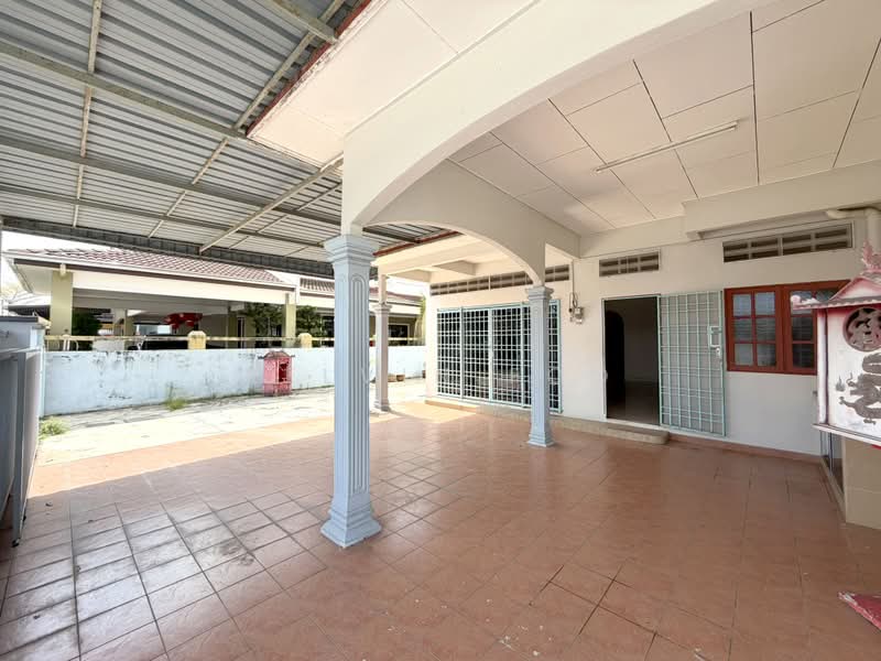 Semi-Detached House for Sale in Taman Sri Manggis (Teluk Intan) - Kelvin Foo - Exterior - PropertyGuru.com.my
