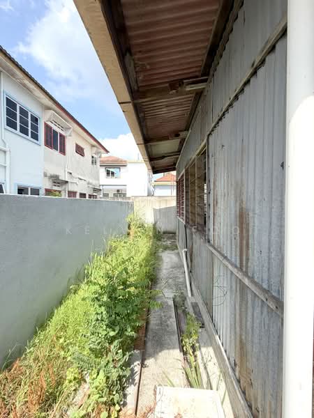 Semi-Detached House for Sale in Taman Sri Manggis (Teluk Intan) - Kelvin Foo - Exterior - PropertyGuru.com.my
