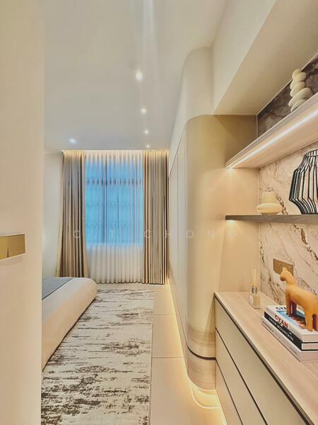 For Sale - Austin Duta