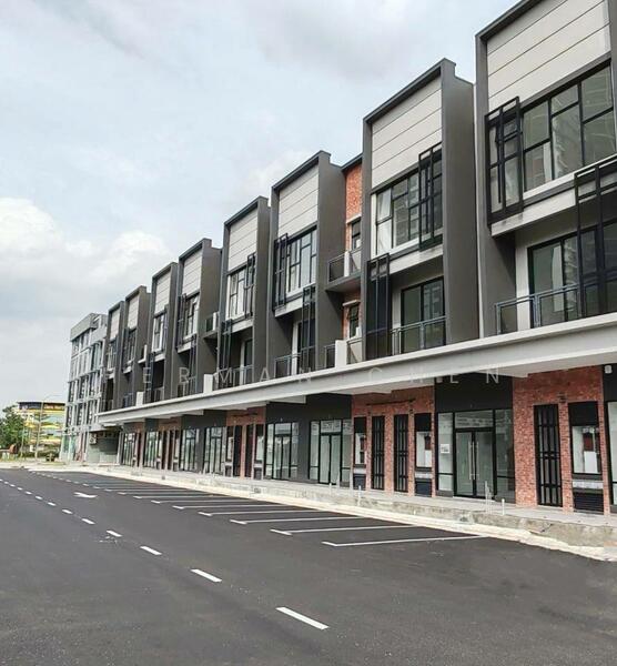 Untuk Disewa - Setia Tropika Corner Shoplot For Rent