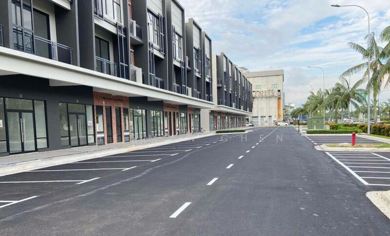 Untuk Disewa - Setia Tropika Corner Shoplot For Rent