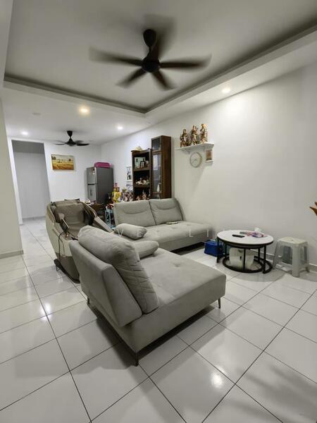Untuk Dijual - Taman Setia Tropika 1.5 Storey Terrace For Sales Taman Setia Tropika 1.5 Storey Terrace For Salessss