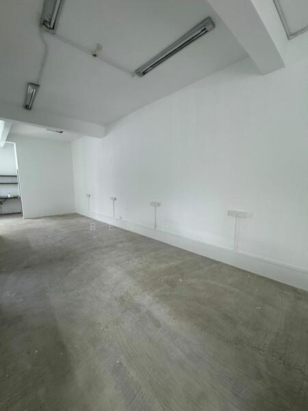 For Rent - Arena Curve