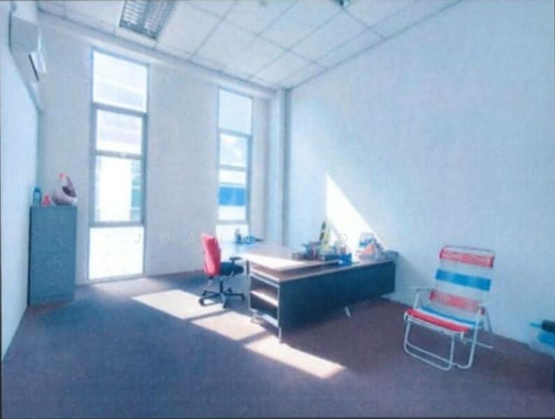 For Sale - 1.5 Storey Semi Detached Factory (2 Adjoining) @ Perindustrian Maju Jaya, Kempas, Johor.