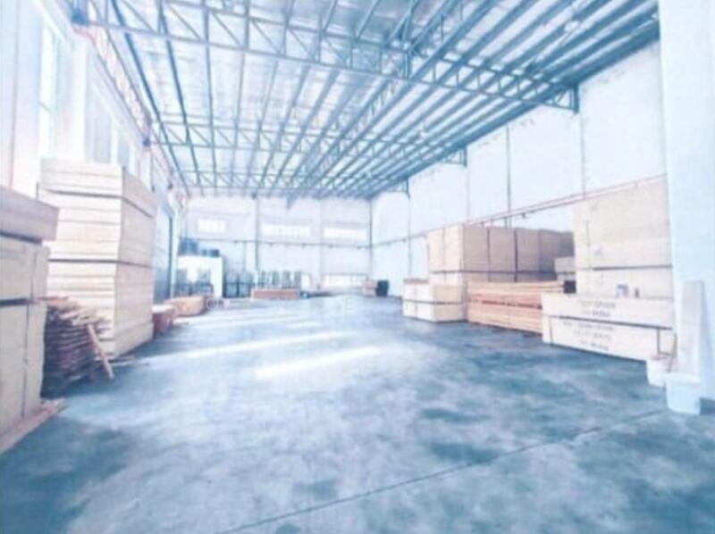 For Sale - 1.5 Storey Semi Detached Factory (2 Adjoining) @ Perindustrian Maju Jaya, Kempas, Johor.