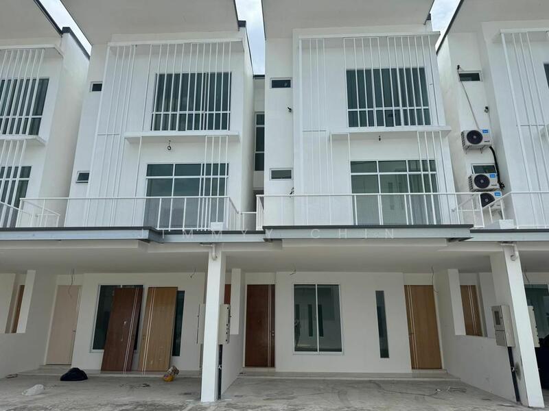 For Sale - Townhouse at Batu Kawa