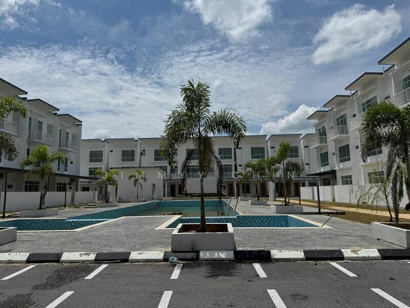 For Sale - Townhouse at Batu Kawa
