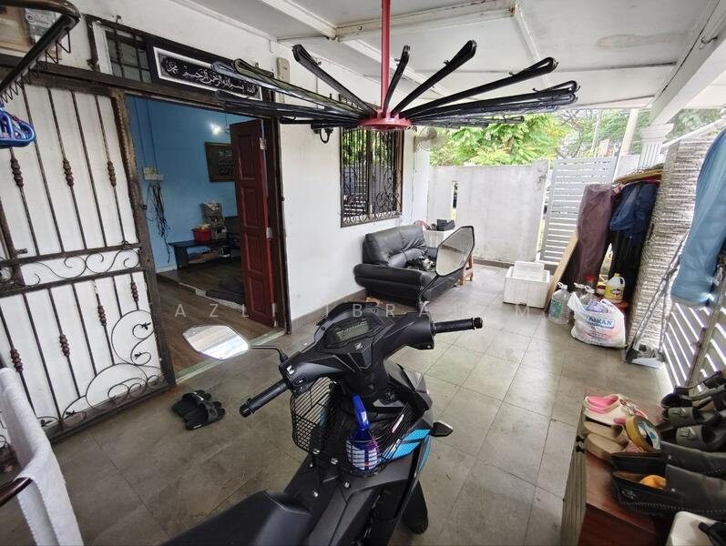 For Sale - Taman Salak Jaya
