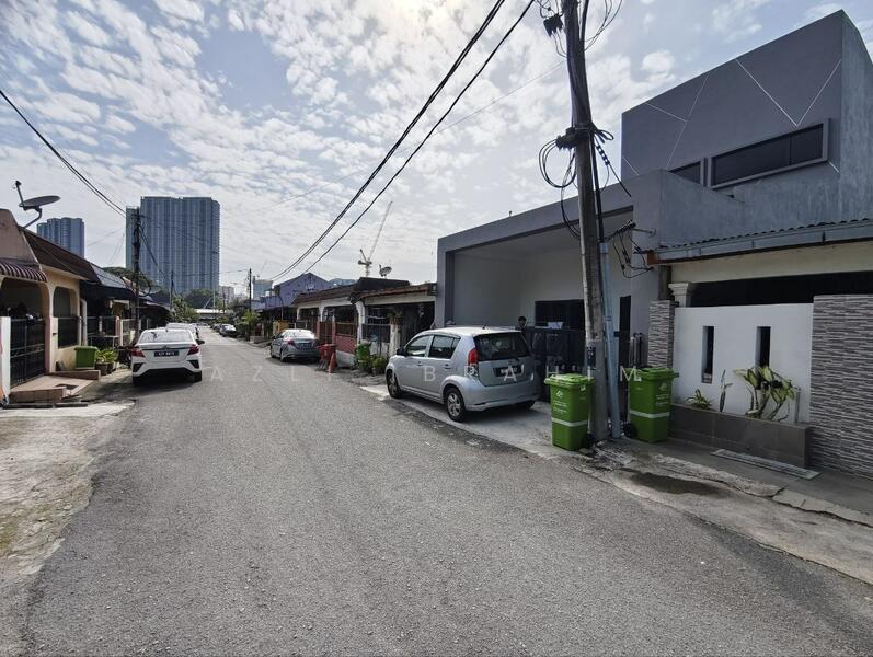 For Sale - Taman Salak Jaya