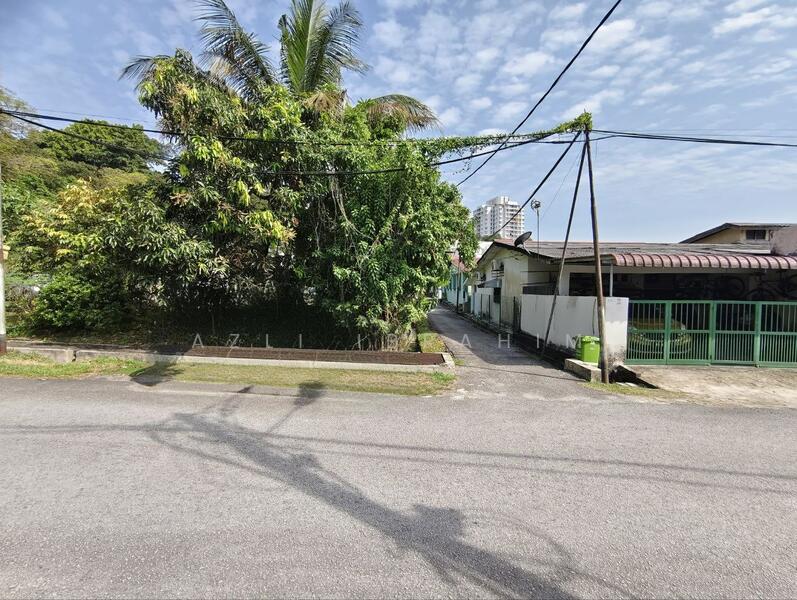 For Sale - Taman Salak Jaya