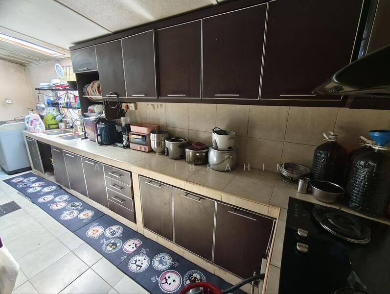 For Sale - Taman Salak Jaya