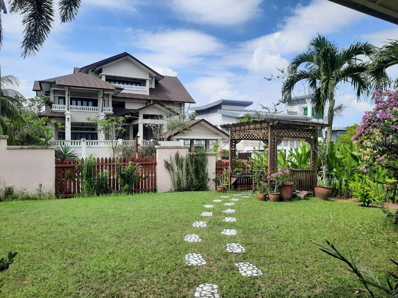 Untuk Dijual - Bungalow Double Storey Seksyen 8 Shah Alam