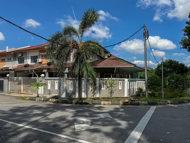 2-storey Terraced House for Sale in Bandar Saujana Putra (Tanjong Duabelas) - Azizirrahim . - Exterior - PropertyGuru.com.my