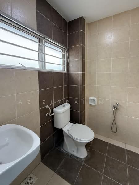 2-storey Terraced House for Sale in Bandar Saujana Putra (Tanjong Duabelas) - Azizirrahim . - Bathroom - PropertyGuru.com.my