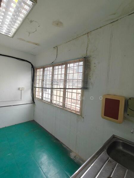For Rent - Shop at SS2